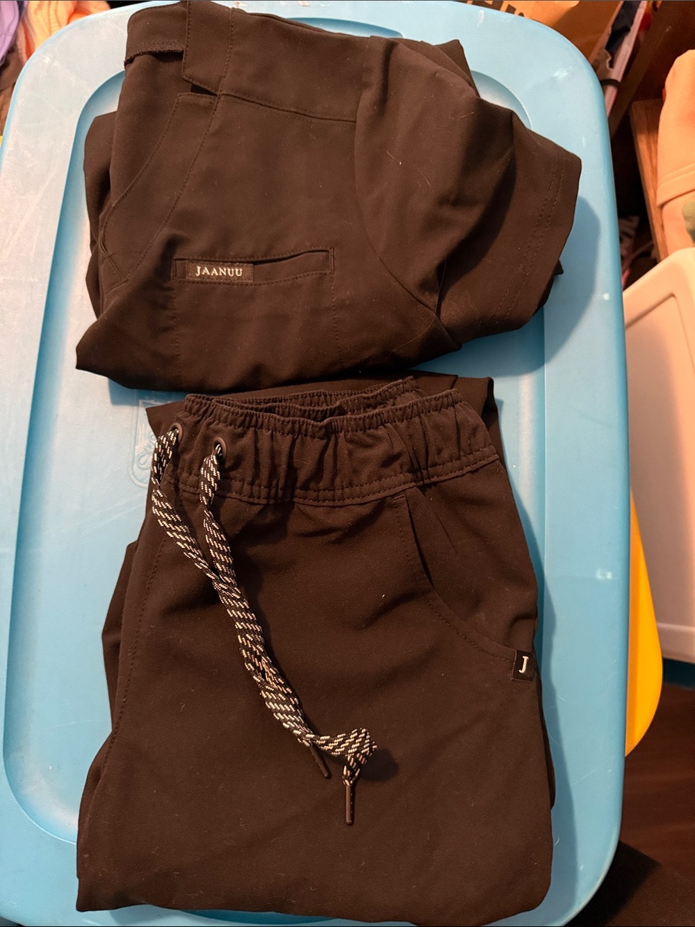 Jaanuu scrubs